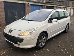 Weiß Gebraucht 2006 Peugeot 307 Tendance Kombi | 2.999 € (Fairer Preis)