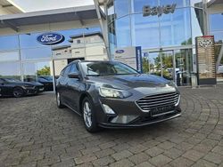 Grau Gebraucht 2021 Ford Focus Cool & Connect Limousine | 10.990 € (Fairer Preis)