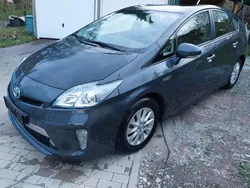 Grau Gebraucht 2015 Toyota Prius Comfort Kleinwagen | 17.950 € (Etwas zu teuer)