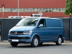 Blau Gebraucht 2016 VW T6 Van | 23.900 €