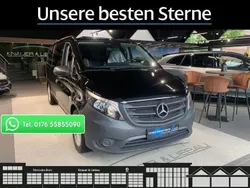 Obsidianschwarz (metallic) Gebraucht 2022 Mercedes Vito Van / Kleinbus | 41.507 €