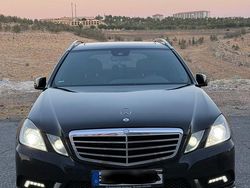 Schwarz Gebraucht 2010 Mercedes E350 Kombi | 10.500 €