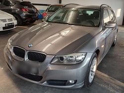 Grau Gebraucht 2009 BMW 318 Kombi | 3.850 € (Fairer Preis)