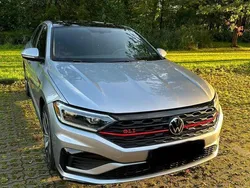 Silber Gebraucht 2019 VW Jetta Limousine | 17.500 €