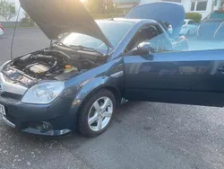 Blau Gebraucht 2010 Opel Tigra Cabrio | 4.850 €