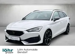 "candy" weiss Gebraucht 2023 Cupra Leon VZ Kombi | 35.480 € (Fairer Preis)