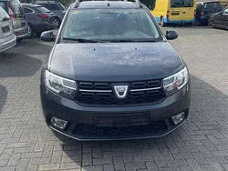 Schwarz Gebraucht 2017 Dacia Logan MCV Lauréate Kombi | 3.100 € (Superpreis)