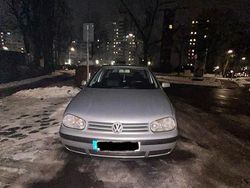 Grau Gebraucht 2002 VW Golf IV Kleinwagen | 3.000 € (Fairer Preis)