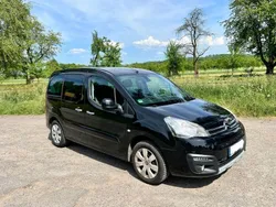Schwarz Gebraucht 2016 Citroën Berlingo PureTech Van / Kleinbus | 9.800 € (Fairer Preis)