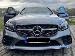 Grau Gebraucht 2018 Mercedes 200 AMG line Limousine | 24.790 €