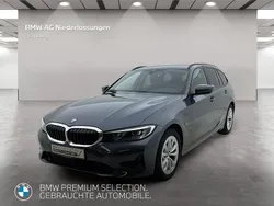 Grau Gebraucht 2022 BMW 320e Kombi | 27.908 € (Fairer Preis)