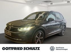 Schwarz Gebraucht 2022 VW Tiguan Life SUV | 26.450 € (Etwas zu teuer)