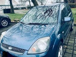 Blau Gebraucht 2006 Ford Fiesta Ghia Limousine | 1.500 € (Fairer Preis)