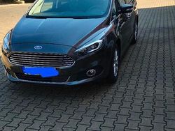 Grau Gebraucht 2016 Ford S-MAX Titanium Van / Kleinbus | 10.800 € (Superpreis)