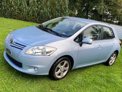 Blau Gebraucht 2010 Toyota Auris Executive Limousine | 7.299 € (Etwas zu teuer)