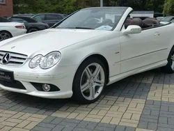 Weiß Gebraucht 2009 Mercedes CLK200 Edition 1 Cabrio | 19.990 €