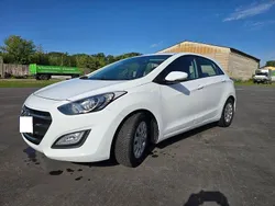 Weiß Gebraucht 2016 Hyundai i30 Trend Limousine | 8.040 € (Guter Preis)