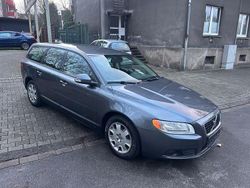 Grau Gebraucht 2008 Volvo V70 Kinetic Kombi | 2.950 € (Superpreis)