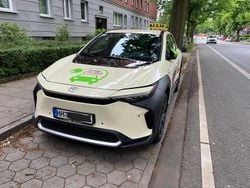 Beige Gebraucht 2024 Toyota bZ4X SUV | 34.500 € (Fairer Preis)