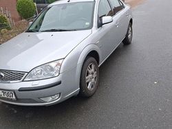 Silber Gebraucht 2006 Ford Mondeo Ghia Limousine | 2.600 € (Fairer Preis)