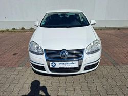 Weiß Gebraucht 2009 VW Jetta United Limousine | 3.999 € (Superpreis)