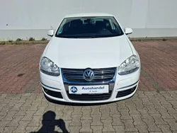 Weiß Gebraucht 2009 VW Jetta United Limousine | 3.999 € (Guter Preis)