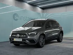 Grau Gebraucht 2023 Mercedes GLA200 Premium SUV | 44.675 € (Fairer Preis)