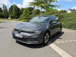 Grau Gebraucht 2024 VW Golf Limousine | 25.900 € (Fairer Preis)