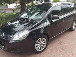 Schwarz Gebraucht 2014 Opel Zafira Family Van / Kleinbus | 6.000 € (Fairer Preis)