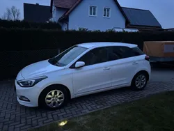 Weiß Gebraucht 2016 Hyundai i20 Classic Kleinwagen | 6.500 € (Fairer Preis)