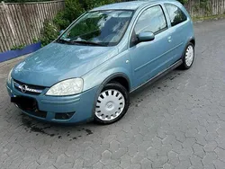 Grau Gebraucht 2005 Opel Corsa Kleinwagen | 1.450 € (Fairer Preis)