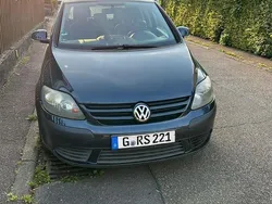 Blau Gebraucht 2005 VW Golf V Kleinwagen | 2.500 € (Fairer Preis)