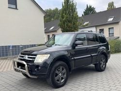 Schwarz Gebraucht 2008 Mitsubishi Pajero Edition SUV | 7.900 €