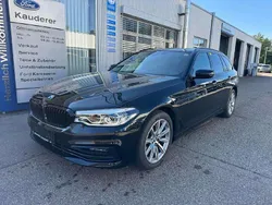 Black sapphire metallic Gebraucht 2019 BMW 520 Sport Line Kombi | 25.990 € (Guter Preis)