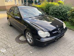 Schwarz Gebraucht 2003 Mercedes C180 Avantgarde Limousine | 3.000 € (Fairer Preis)