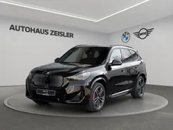 Schwarz Neu 2025 BMW iX1 M Sport SUV | 52.500 € (Guter Preis)