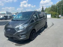 Grau Gebraucht 2019 Ford Tourneo Custom Van / Kleinbus | 21.900 €