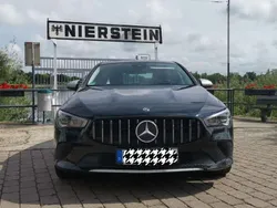 Schwarz Gebraucht 2020 Mercedes CLA180 Shooting Brake Edition Kombi | 25.000 € (Teuer)