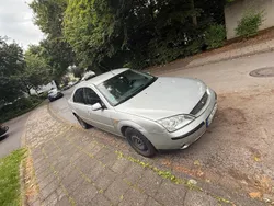Silber Gebraucht 2003 Ford Mondeo Limousine | 1.900 €