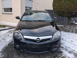 Schwarz Gebraucht 2005 Opel Tigra Cabrio | 1.250 € (Fairer Preis)