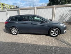 Grau Gebraucht 2013 Hyundai i40 Kombi | 6.300 € (Fairer Preis)