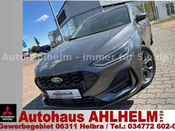 Grau Gebraucht 2024 Ford Focus ST-Line Limousine | 25.990 € (Guter Preis)
