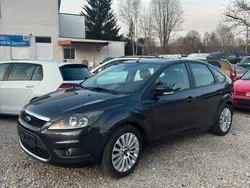 Grau Gebraucht 2009 Ford Focus Titanium Limousine | 2.390 € (Fairer Preis)