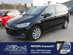 Schwarz metallic Gebraucht 2019 VW Touran Highline Van / Kleinbus | 26.990 € (Guter Preis)