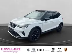 Weiss Neu 2025 Seat Arona Black Edition SUV | 29.487 € (Teuer)