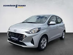 Silber Gebraucht 2023 Hyundai i10 Trend Kleinwagen | 15.380 € (Fairer Preis)