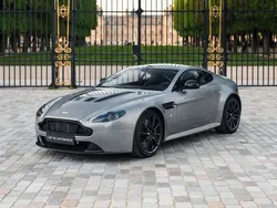 Grau Gebraucht 2015 Aston Martin V12 Vantage | 134.900 €