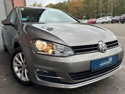 Grau Gebraucht 2015 VW Golf VII LOUNGE Limousine | 11.399 € (Guter Preis)