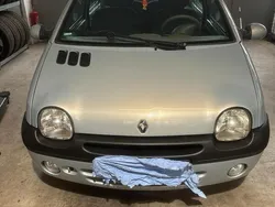 Grau Gebraucht 2002 Renault Twingo Kleinwagen | 2.000 €