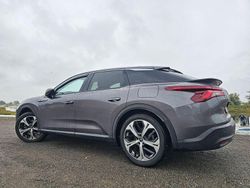 Grau Gebraucht 2022 Citroën C5 X Feel Kombi | 20.990 €